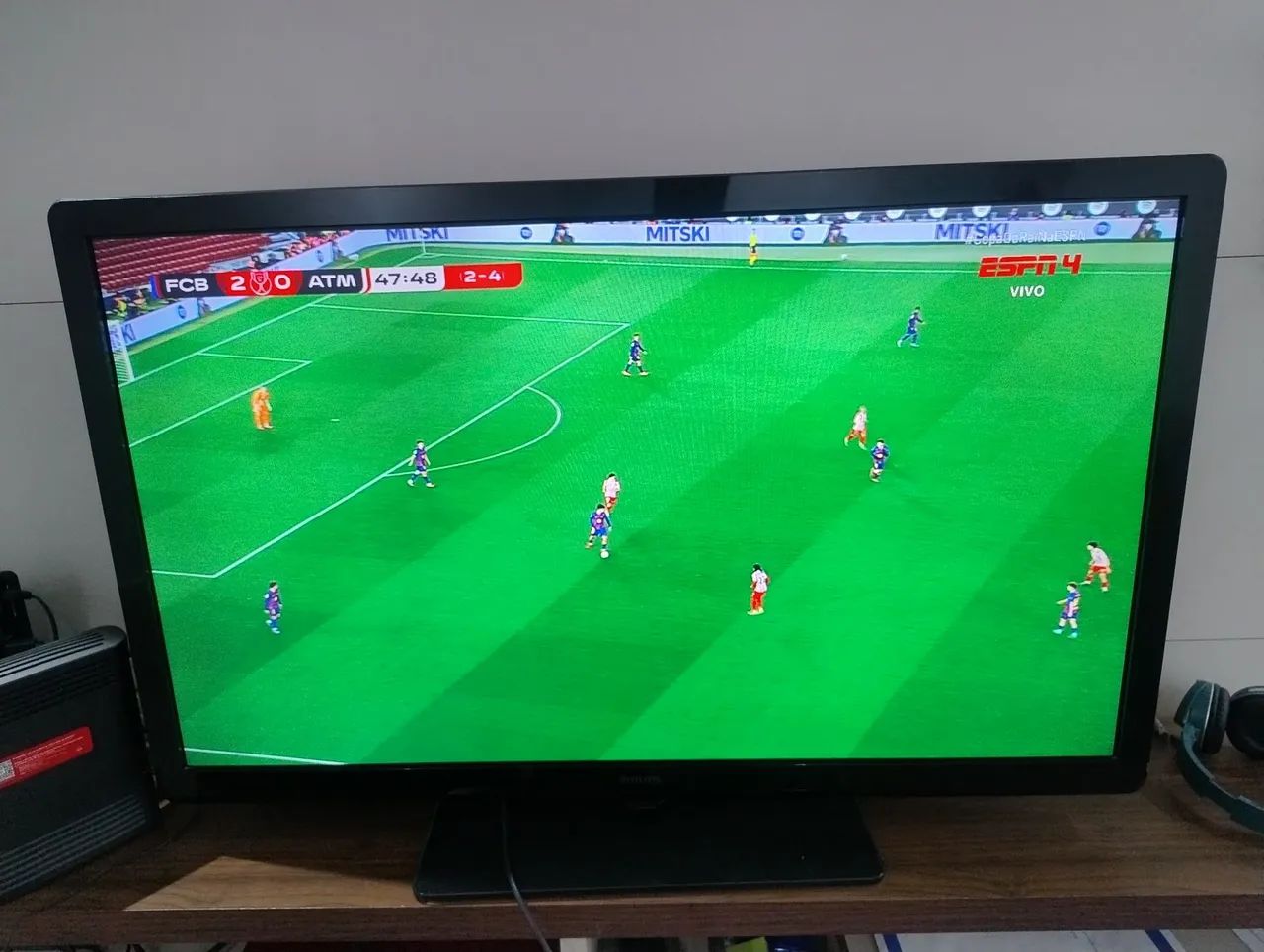 PS4 500 GB + TV 42' Philips  - Foto 3