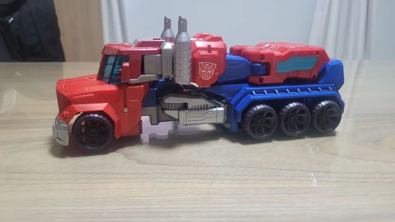 Transformers generations cyber optimus prime - Foto 3
