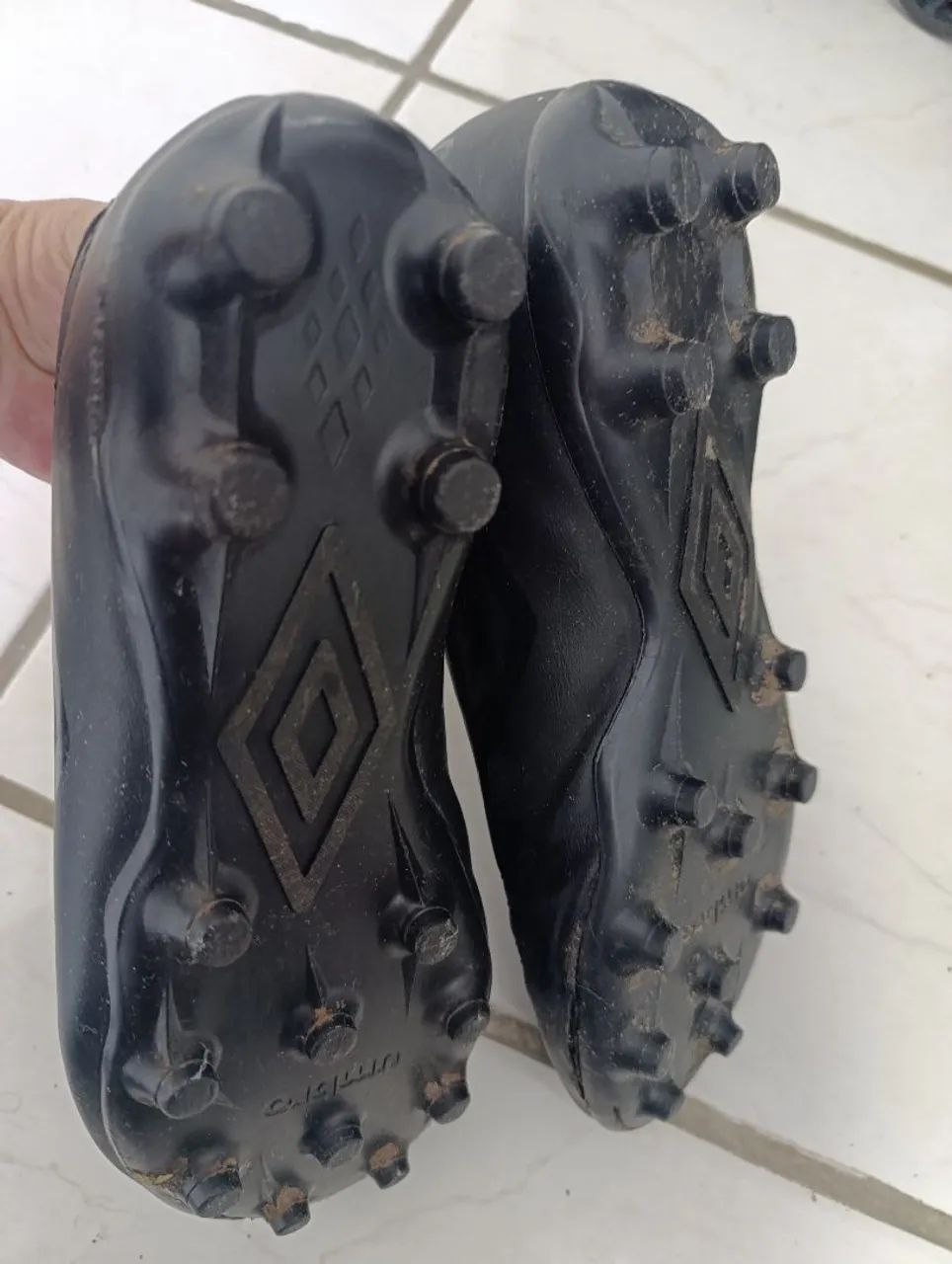 Chuteira Umbro número 40 - Foto 3