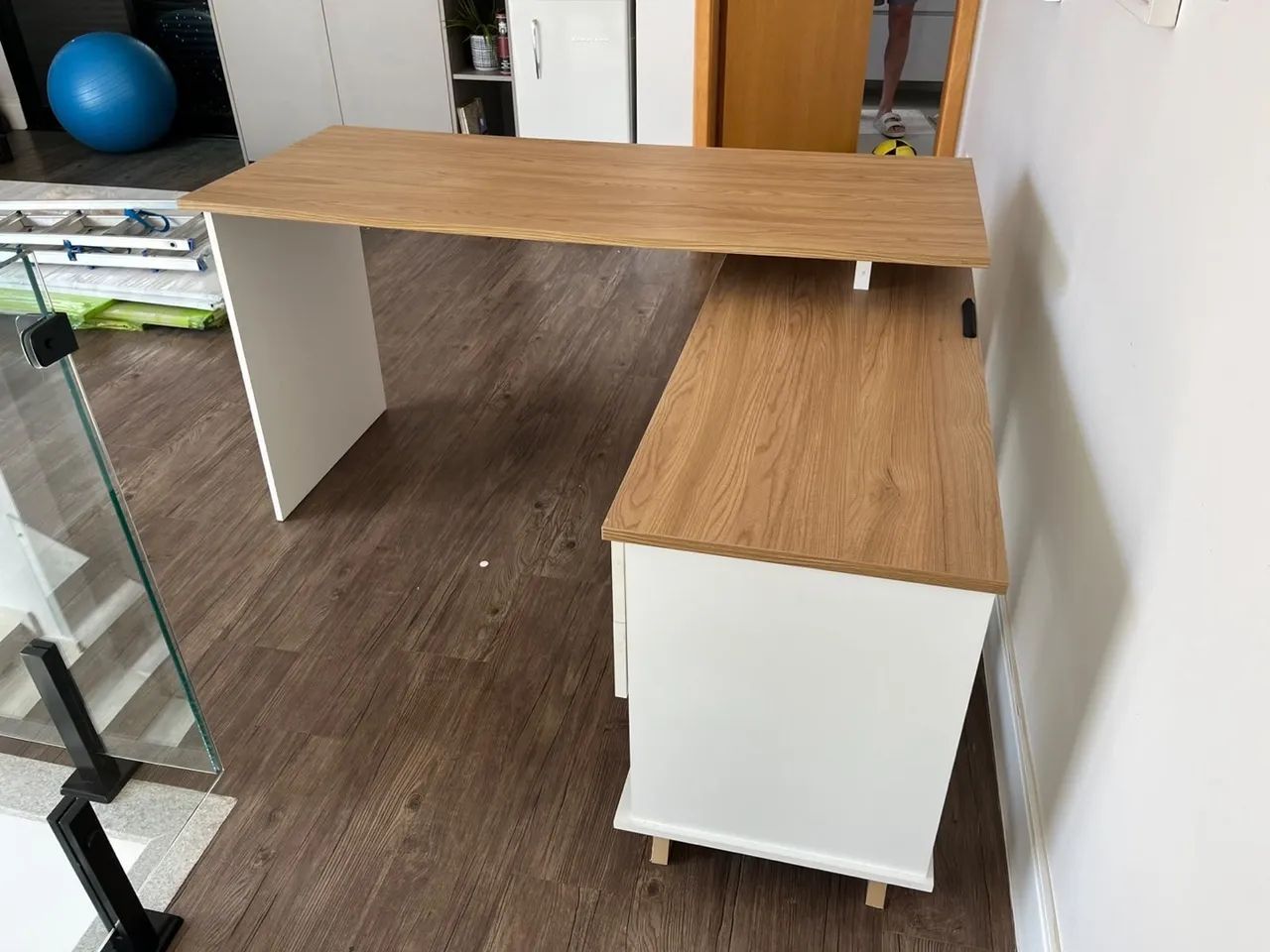 Escrivaninha em L 130x150 com 2 gavetas - Foto 3