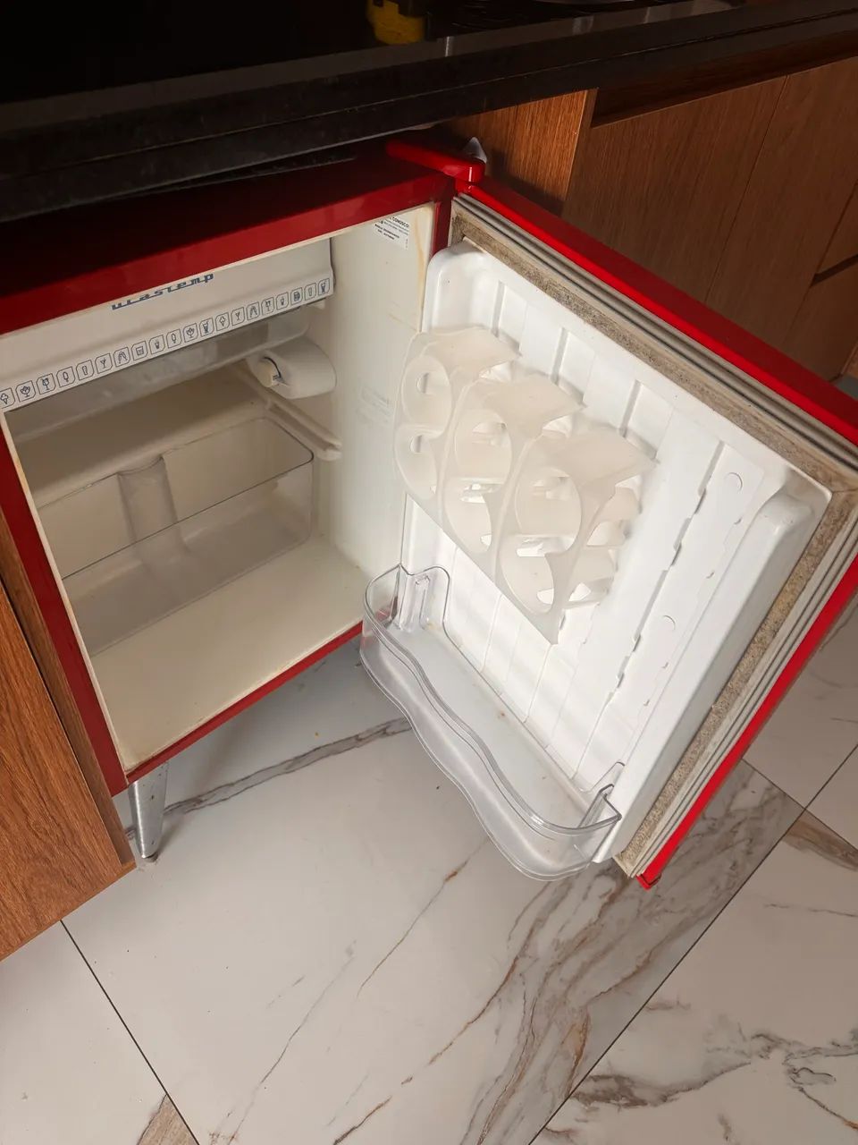 FRIGOBAR RETRÔ BRASTEMP VERMELHO  - Foto 4