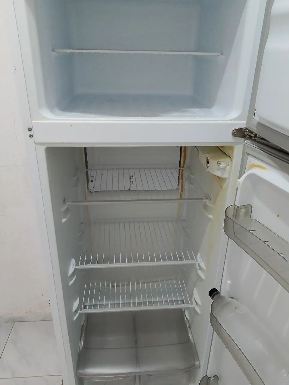 Geladeira Usada bem conservada R$ 2.000,00 - Foto 4