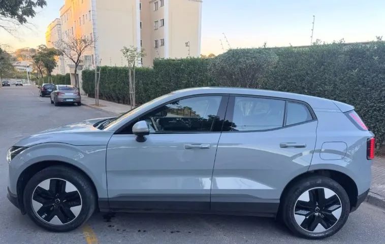 Volvo EX30 E60 Core (elétrico) 2024 - Foto 4