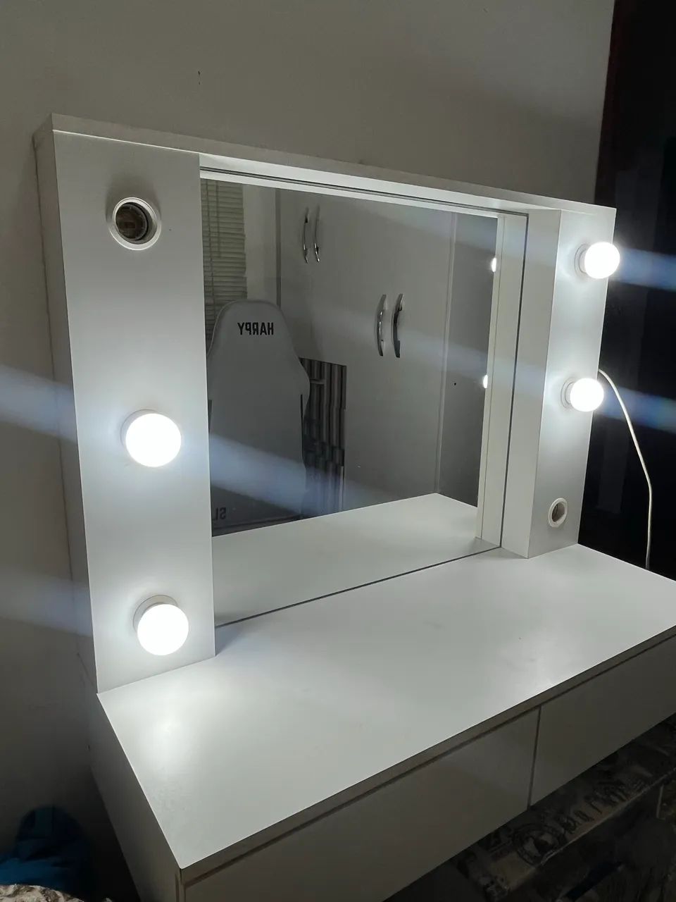 Dressing Table with Vanity Mirror65115992484355125