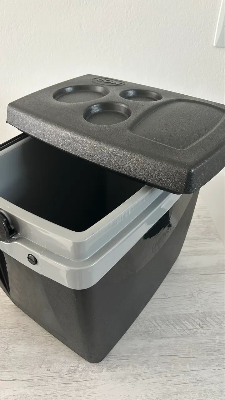 Caixa térmica Mor preta 26 Litros  - Foto 2