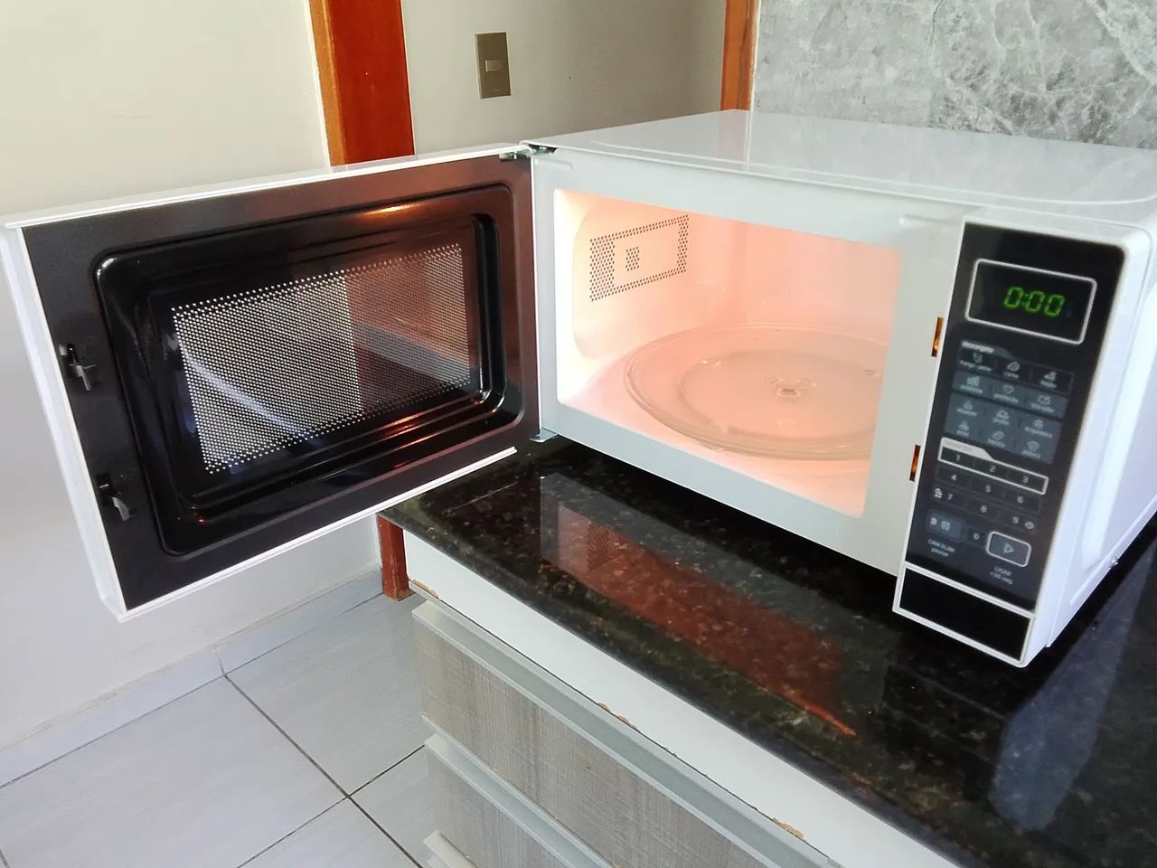 Microondas Midea 20 litros  - Foto 3