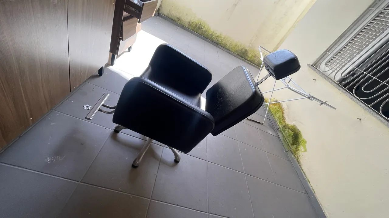 Vendo cadeira de salão de beleza  - Foto 2