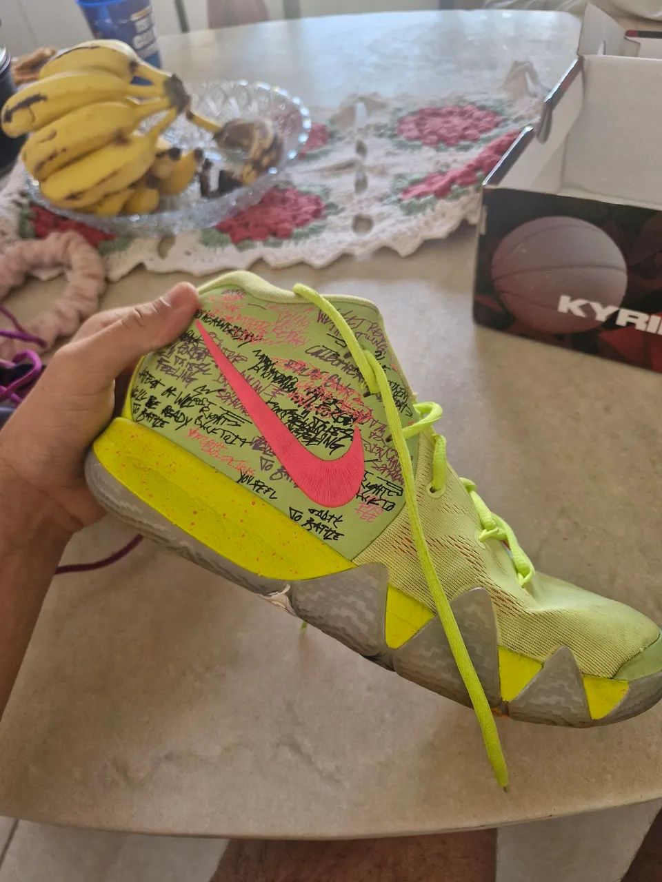 KYRIE 4 CONFETTI - Foto 3