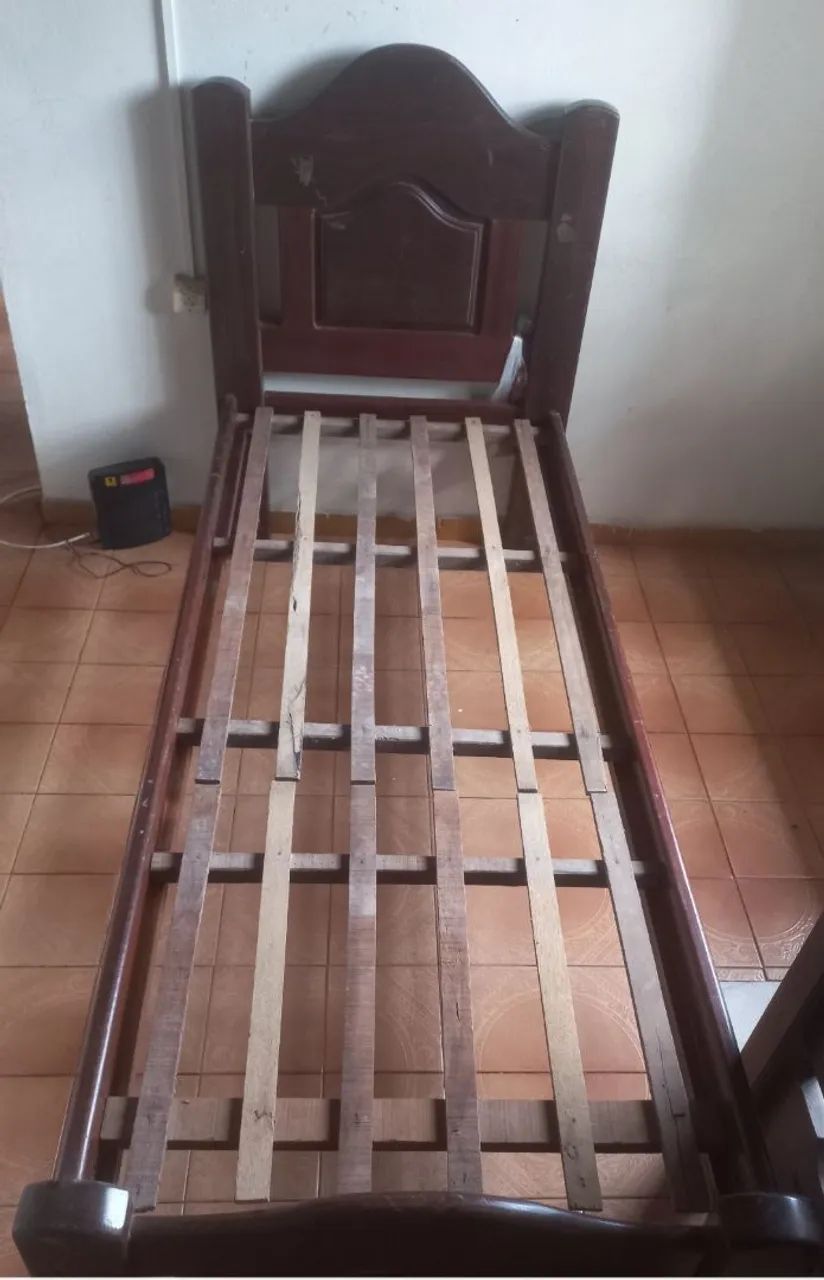 CAMA SOLTEIRO DE MADEIRA