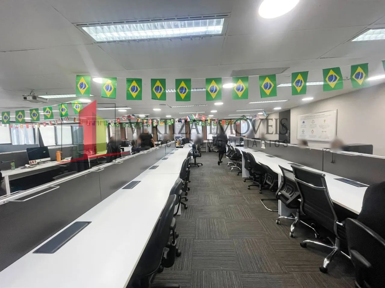Sala comercial MOBILIADO para locação com 412m² no Brooklin