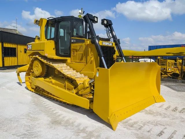Trator de esteiras Caterpillar D6T XL 2012 impecável