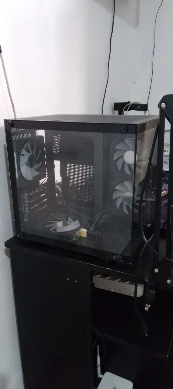 Gabinete gamer com Coler RGB