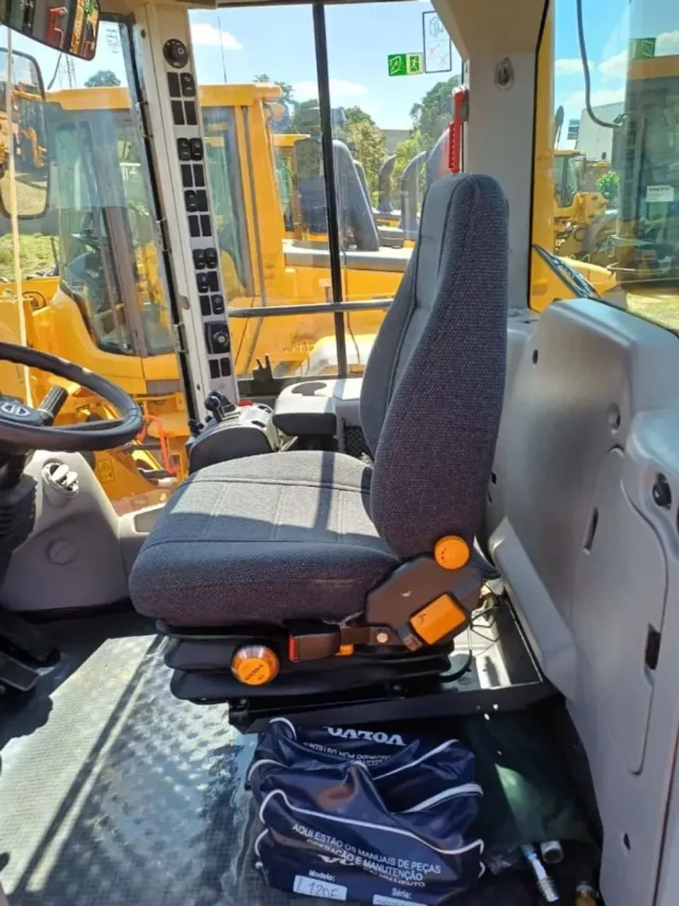 Carregadeira Volvo a venda financiada - Foto 2