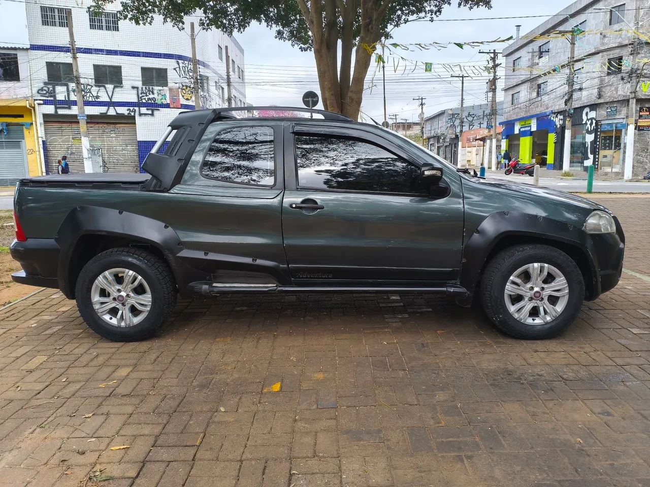 Fiat Strada Adventure1.8/ 1.8 Locker Flex CD 2011 - Foto 4