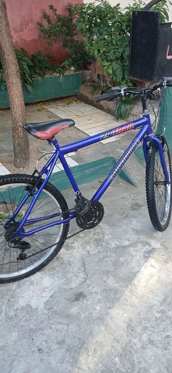 Bicicleta aro 26 cor azul, com marcha  - Foto 2