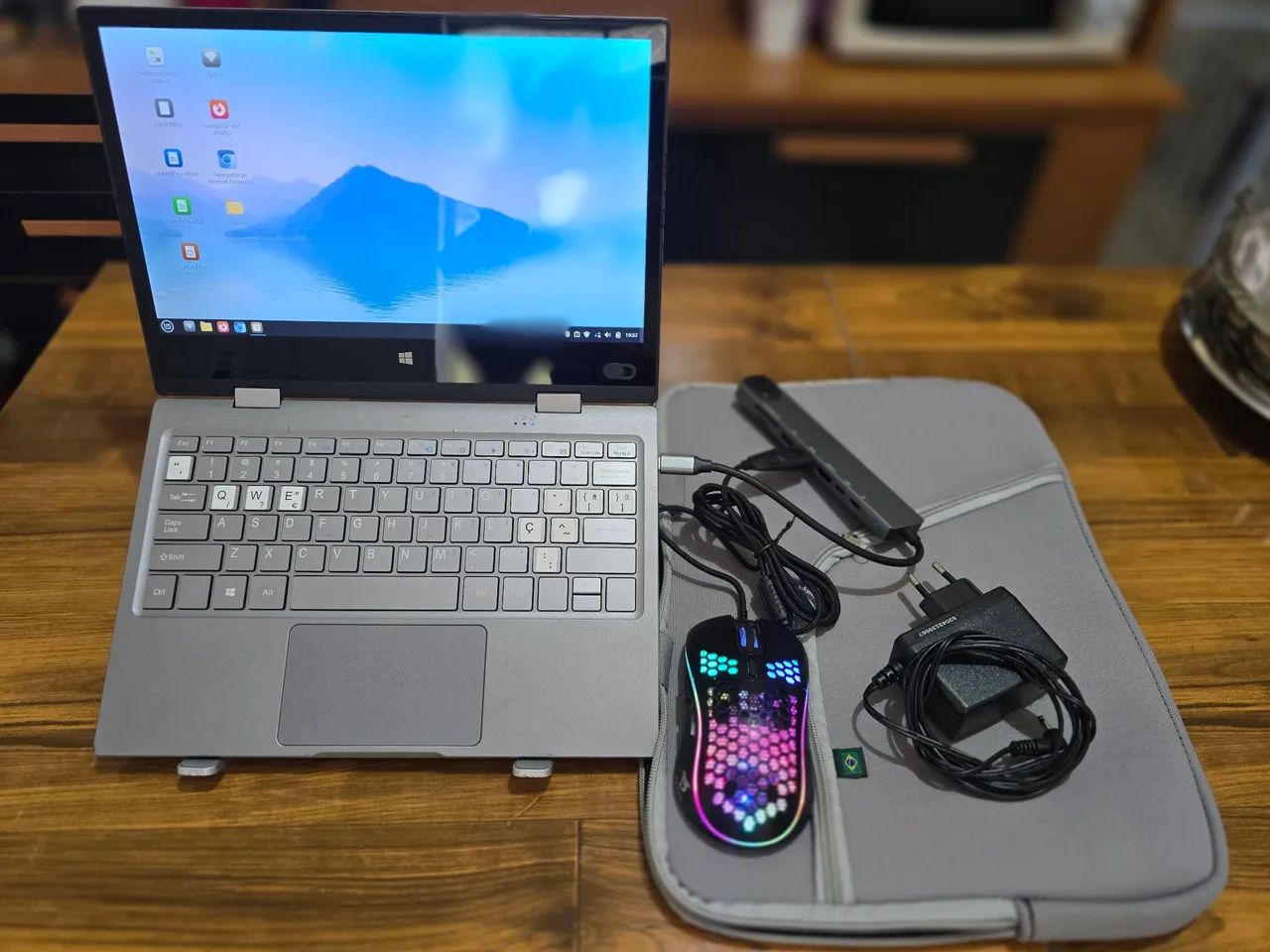 Vendo Notebook BMAX Y11+ TOUCH  - Foto 3