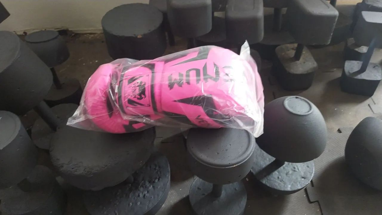 Luva Venum 10 onças rosa - Foto 4