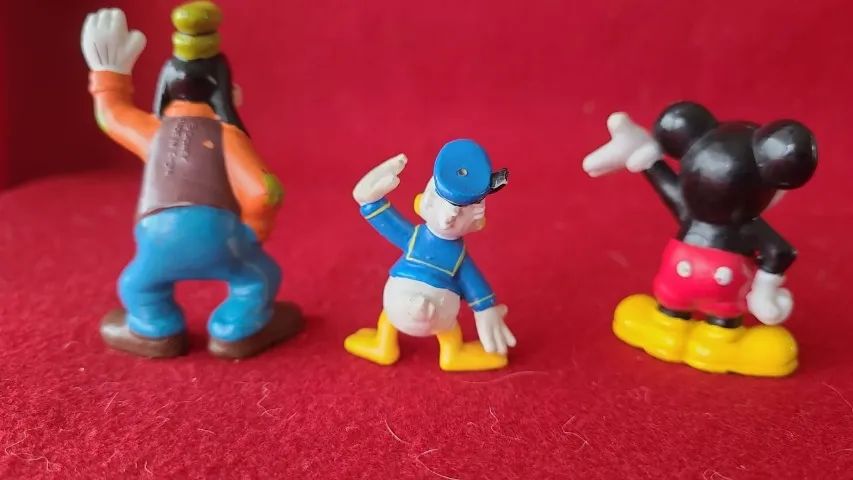 Lote com 3 miniaturas de personagens Disney - Foto 3