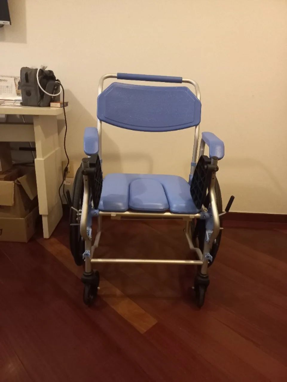 CADEIRA HIGIÊNICA COM ASSENTO MACIO