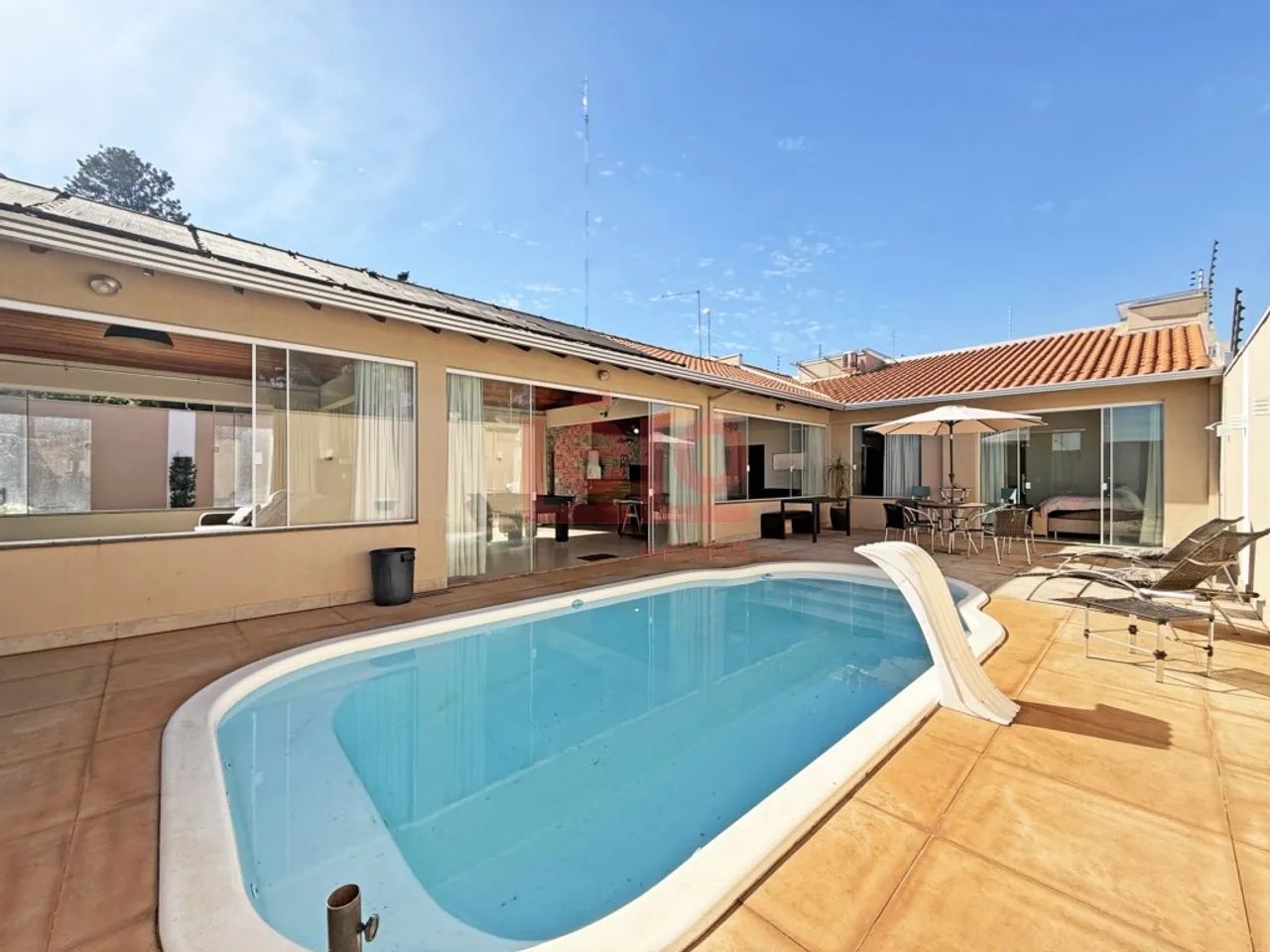 Casa chácara - Churrasqueira - Piscina