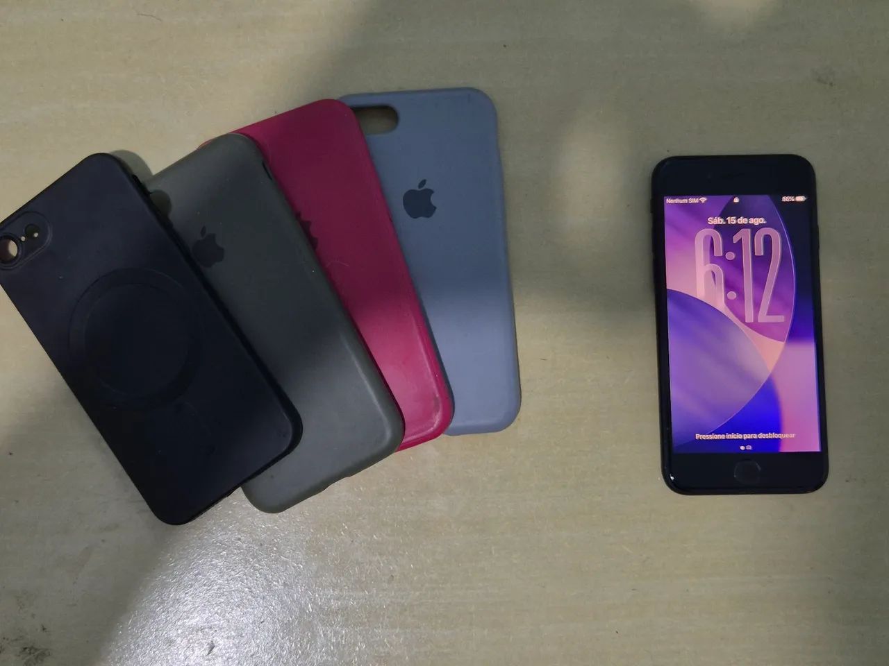 iPhone SE 3 em ótimo estado de conservação