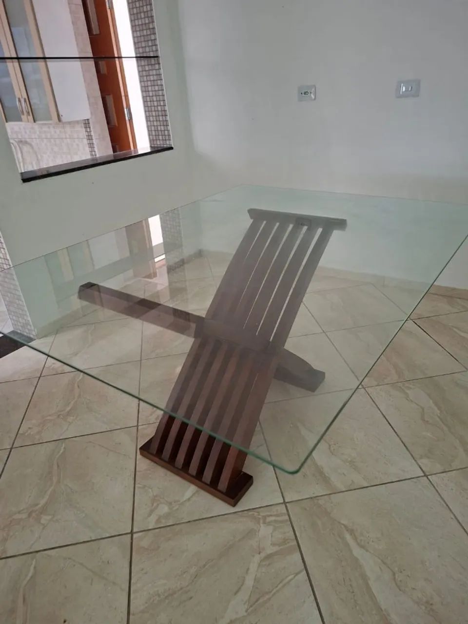 Mesa de jantar retangular .