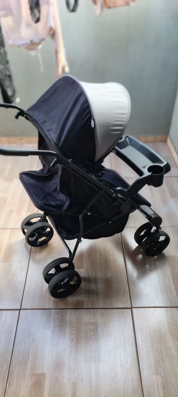 Vendo carinho de bebê 