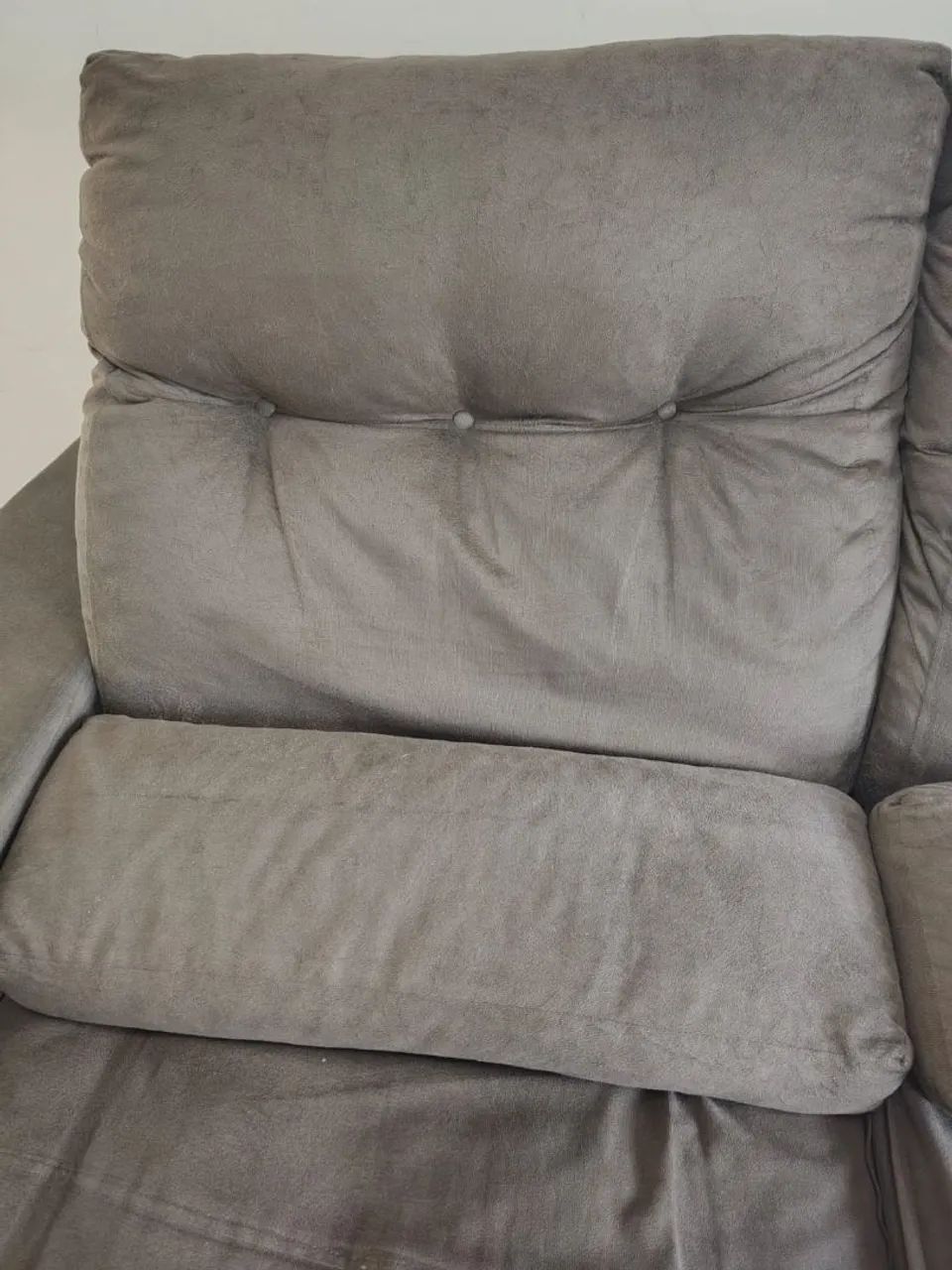 Vendo sofá retrátil com encosto reclinável usado - Foto 2
