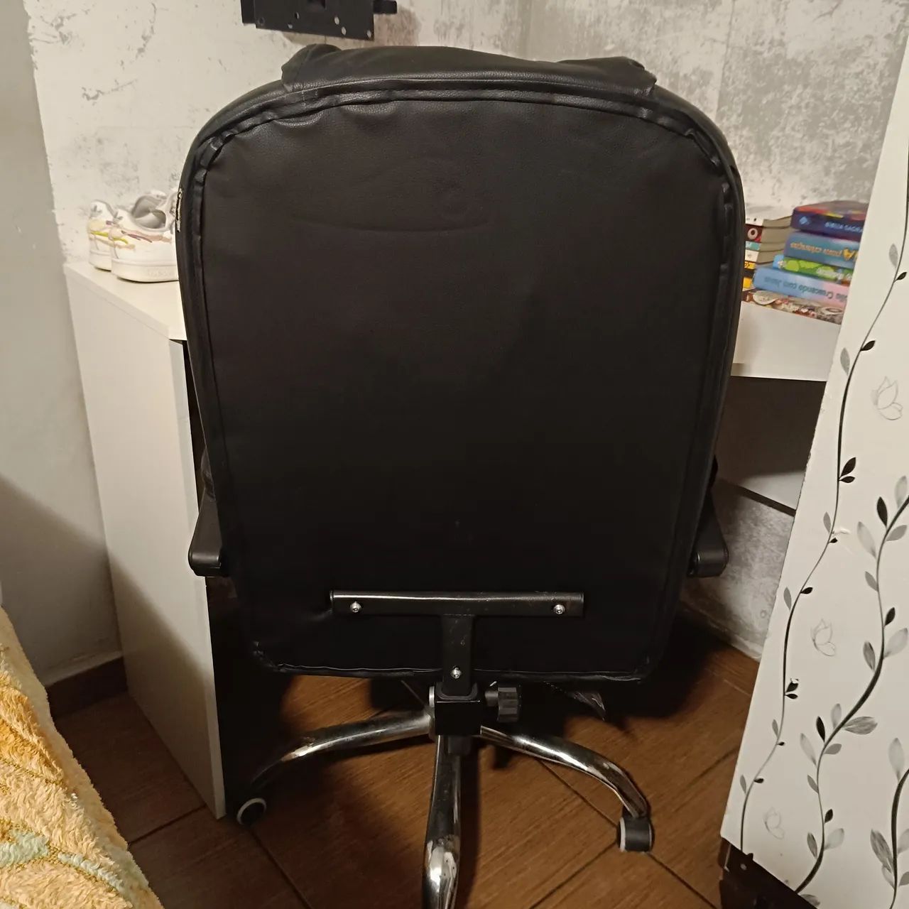 Cadeira Escritório Nova - Foto 2