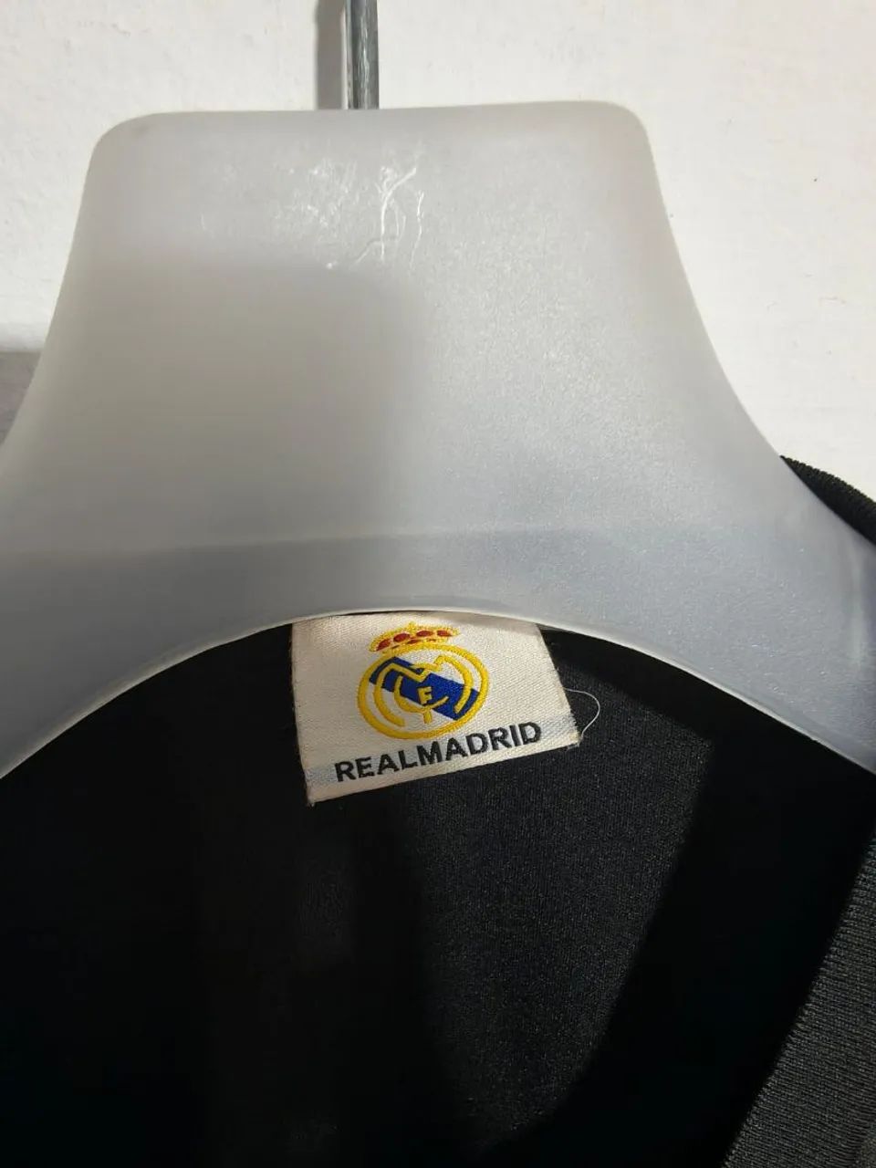 Camisa do Real Madrid da cor preta  - Foto 3