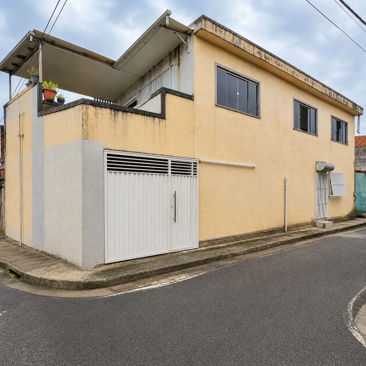 Exelente casa á venda de 2 pavimentos