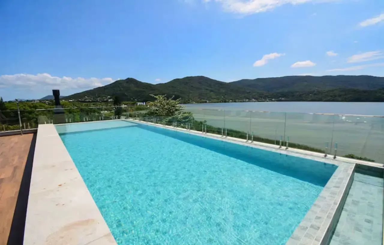 Loft Alto padrão - Lagoa a Conceiçao