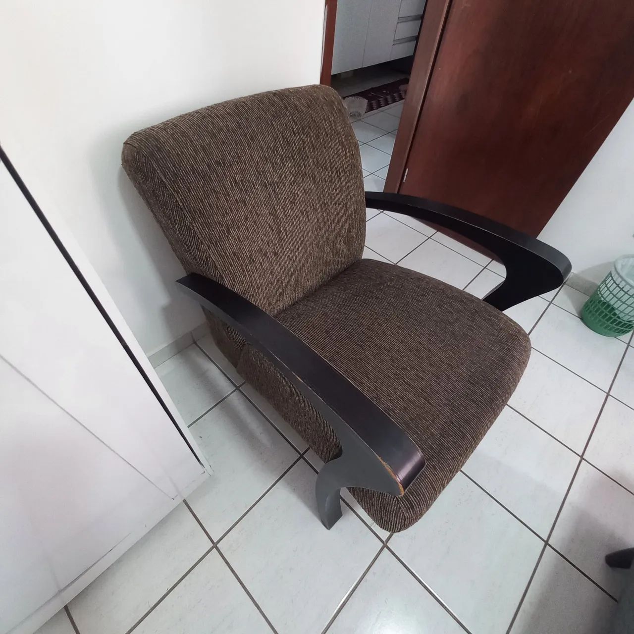 Vendo poltrona marrom - Foto 2