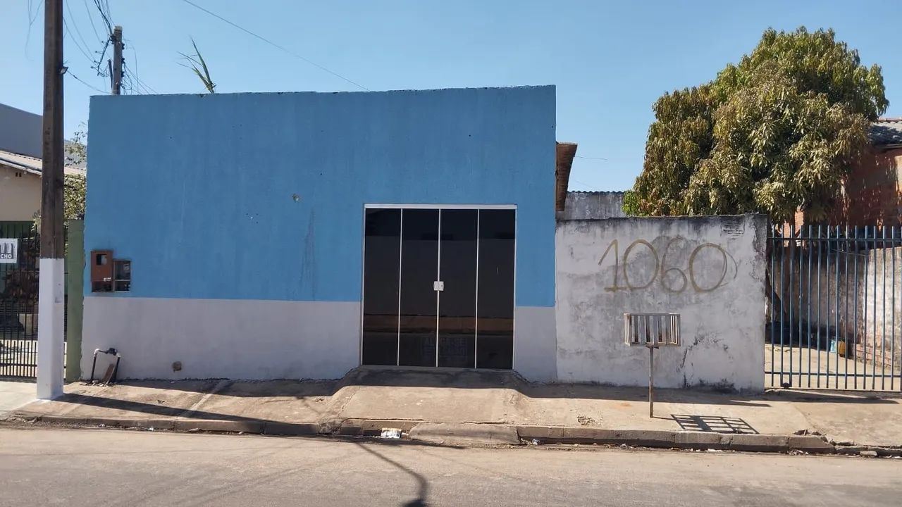 Vendo imóvel com sala comercial e casa no fundo