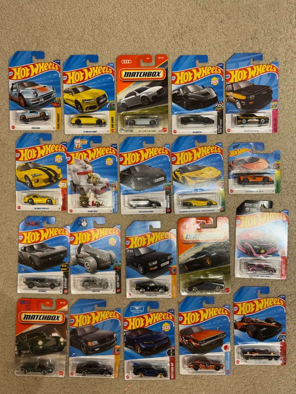 Hot Wheels - 55 mainlines Ferrari / F1 - Foto 2