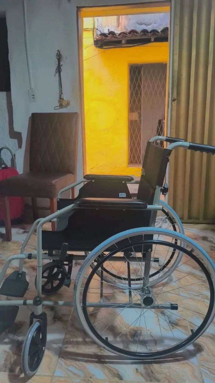 Cadeira de Roda - Foto 2
