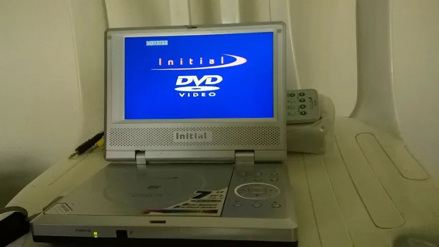 DVD portátil 7" TFT "widescreen" importado (U.S.A.) na caixa completo - Foto 3