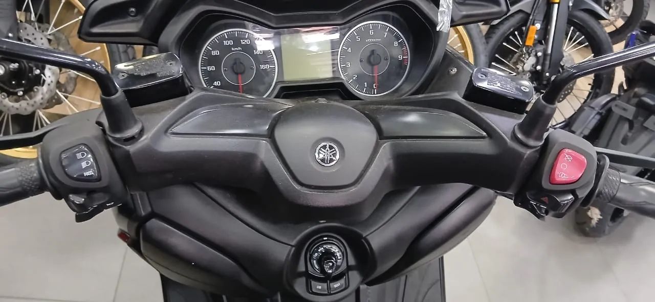 Yamaha XMax 50 cc  - Foto 2