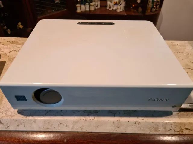 Projetor Sony VPL-CS5 para Retirada de Peças, SEM Lâmpada