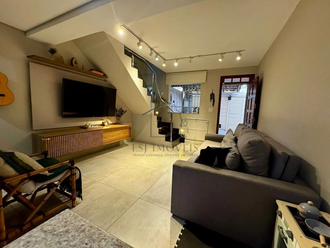 LINDA CASA GEMINADA COM ENTRADA INDIVIDUAL E 2 SUÍTES - CAMARGOS - Foto 3
