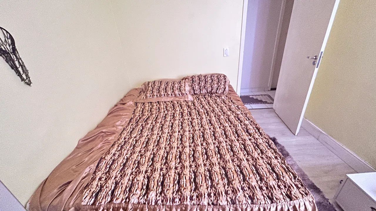 Vendo cama de casal Queen - Foto 2