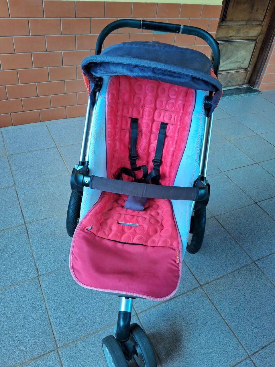 Carrinho de bebê marca Quinny - Foto 3