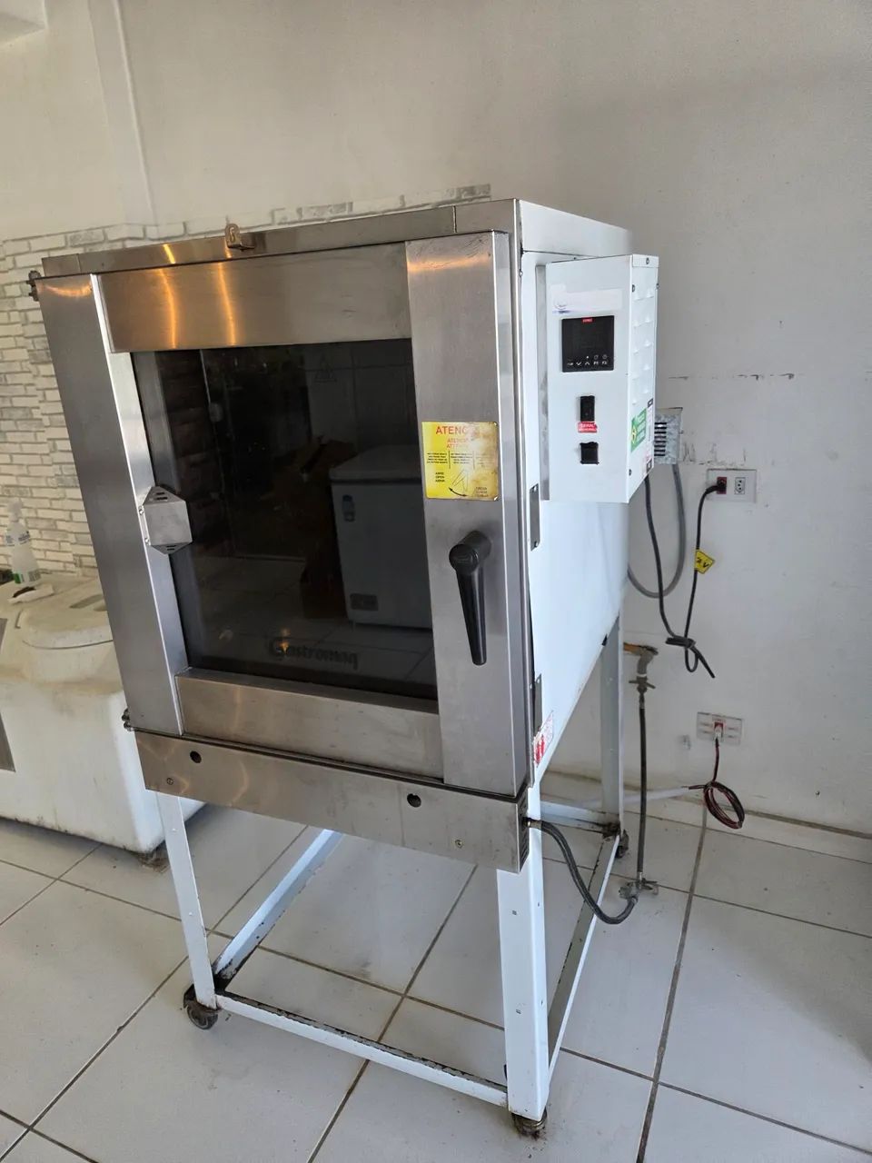 Vende-se Forno Turbo 8 esteiras