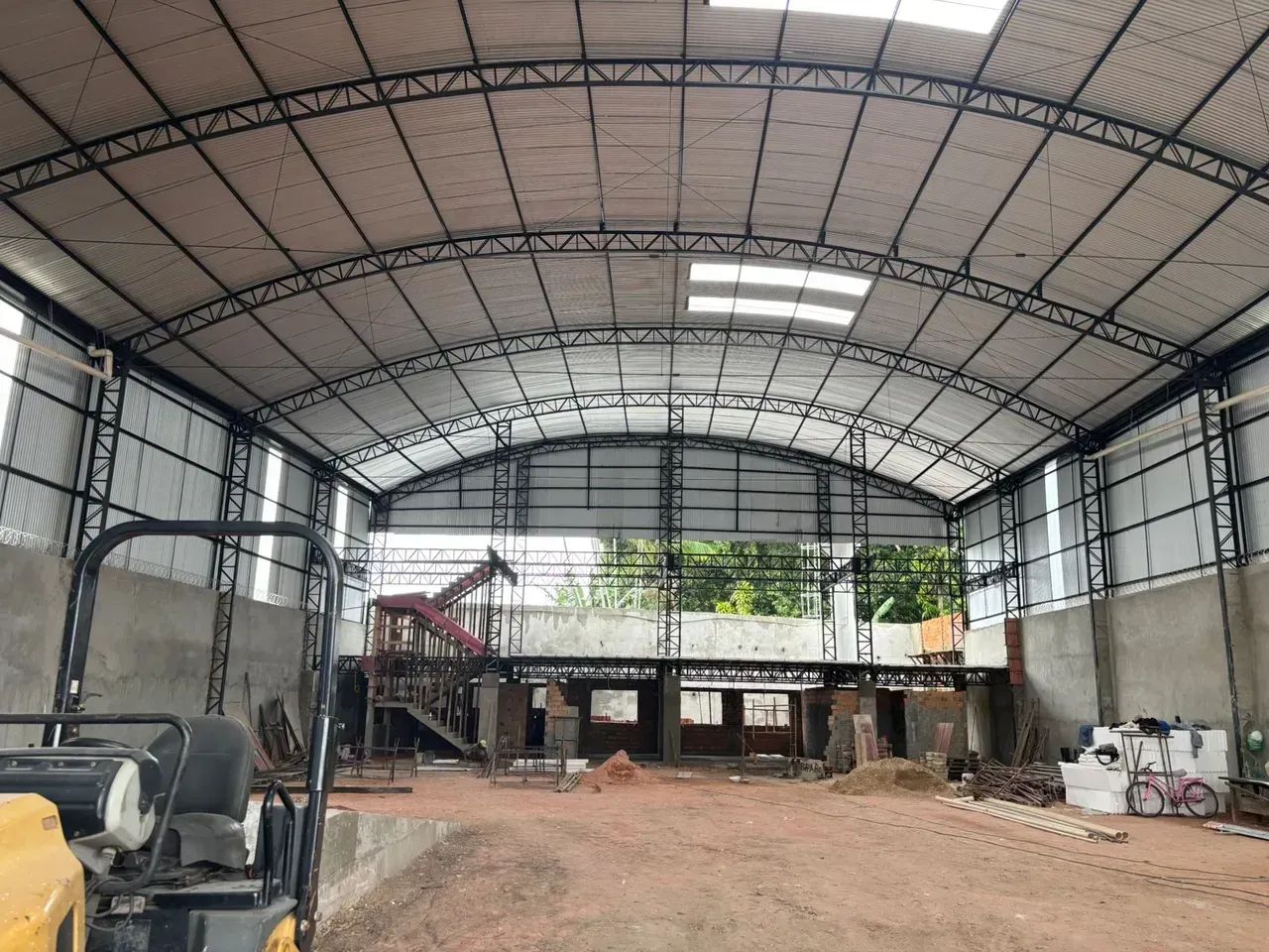 FV ALUGA GALPAO COM DOCA PARA 5 CARRETAS - Foto 4