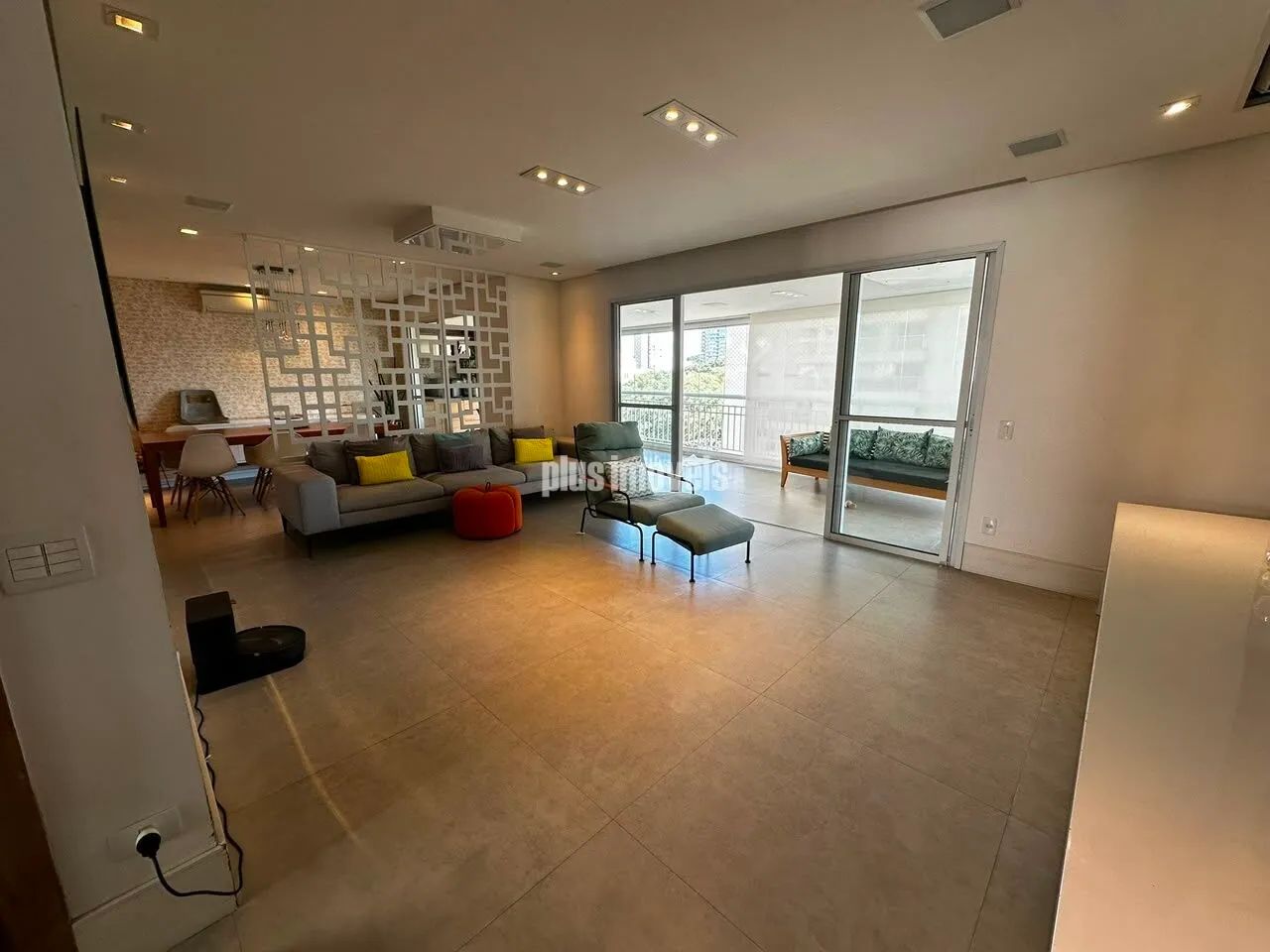 Lindo imóvel com espaço e acabamento de primeira - Foto 2