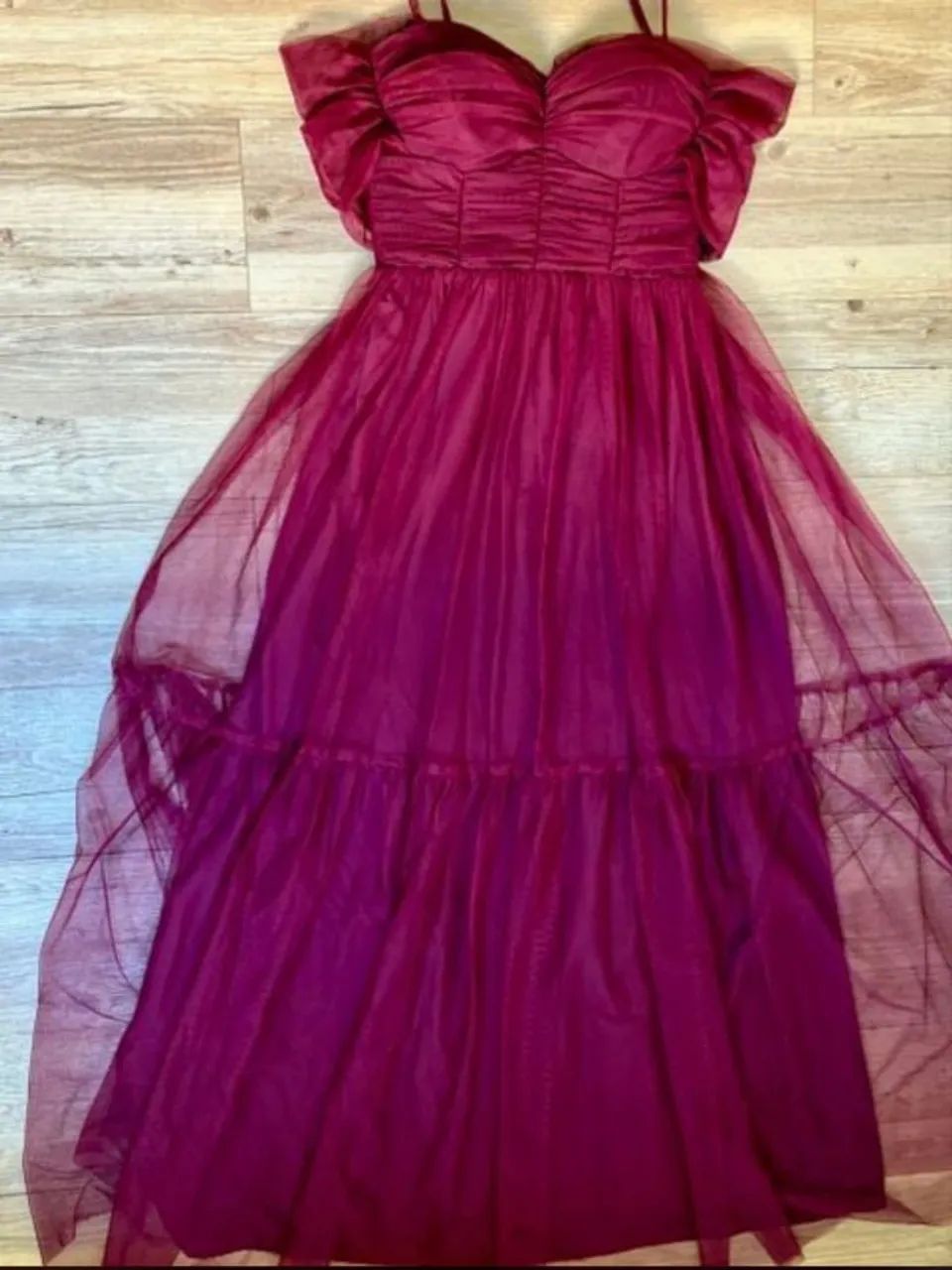 Vestido elegante de tule longo e vinho - Foto 2
