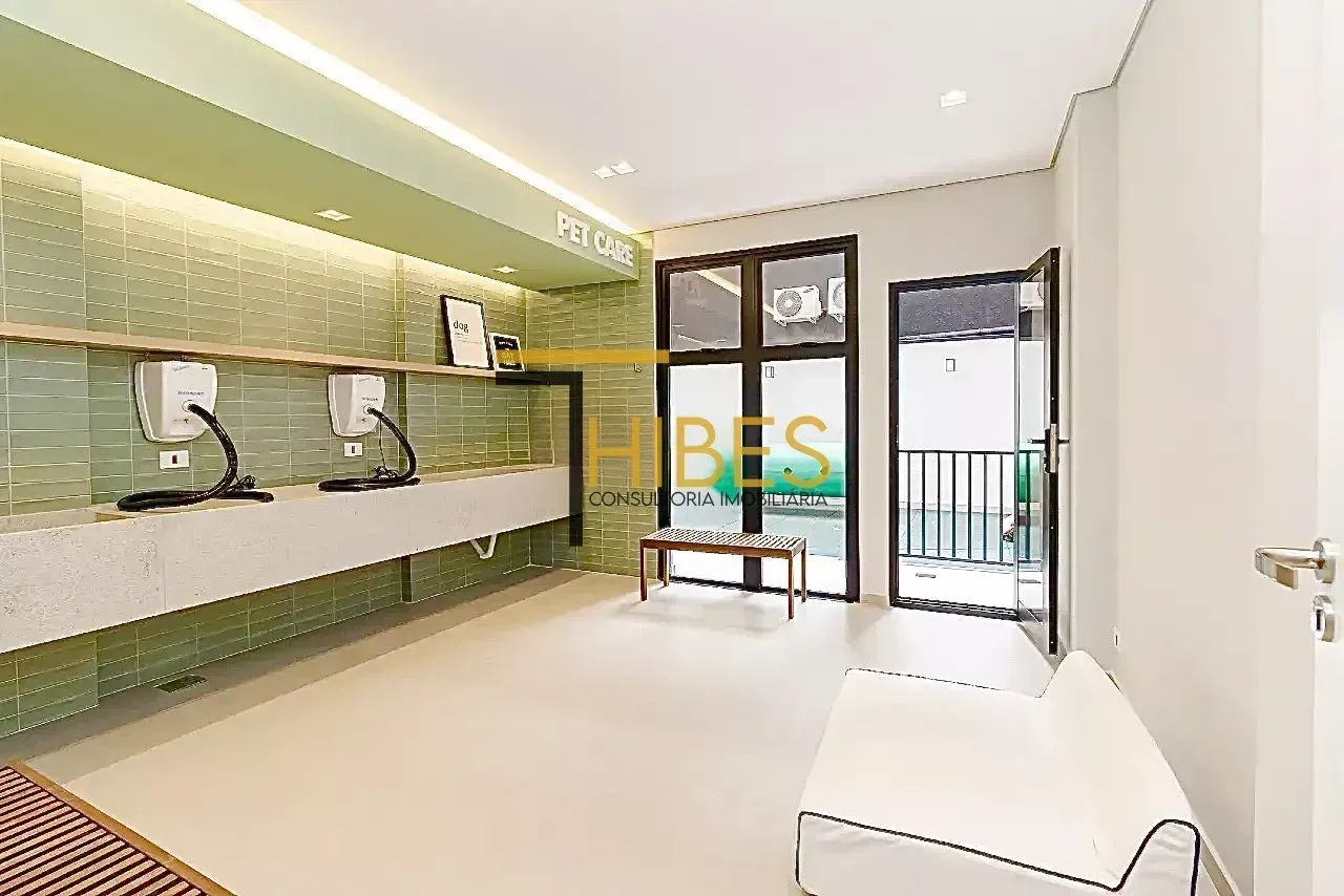 Apartamento Studio, centro, 21 m² privativos, mobiliado com Sacada. - Foto 4