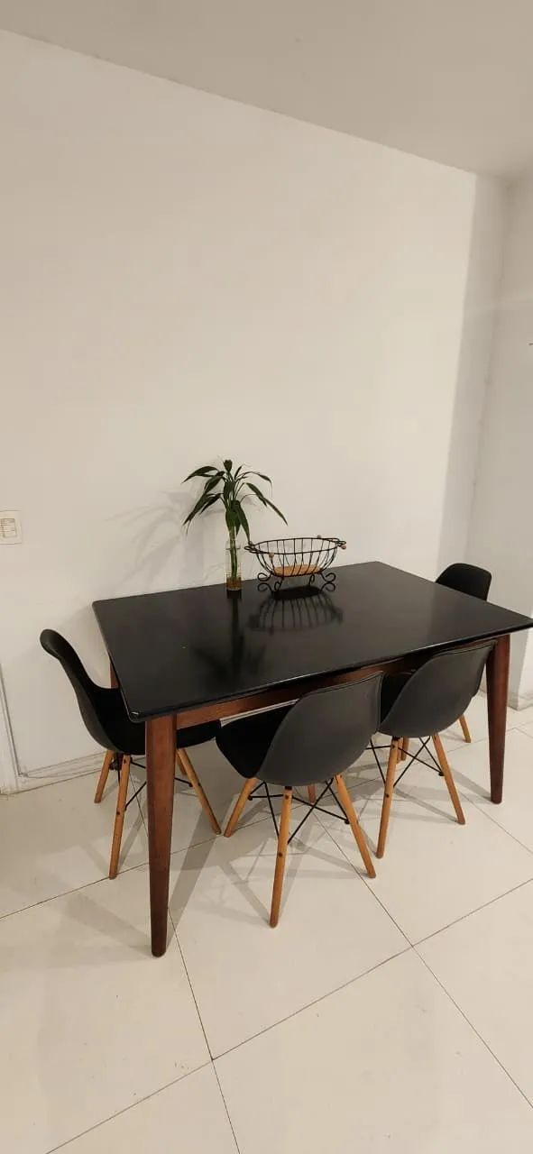 Mesa de Jantar Retangular com 4 cadeiras