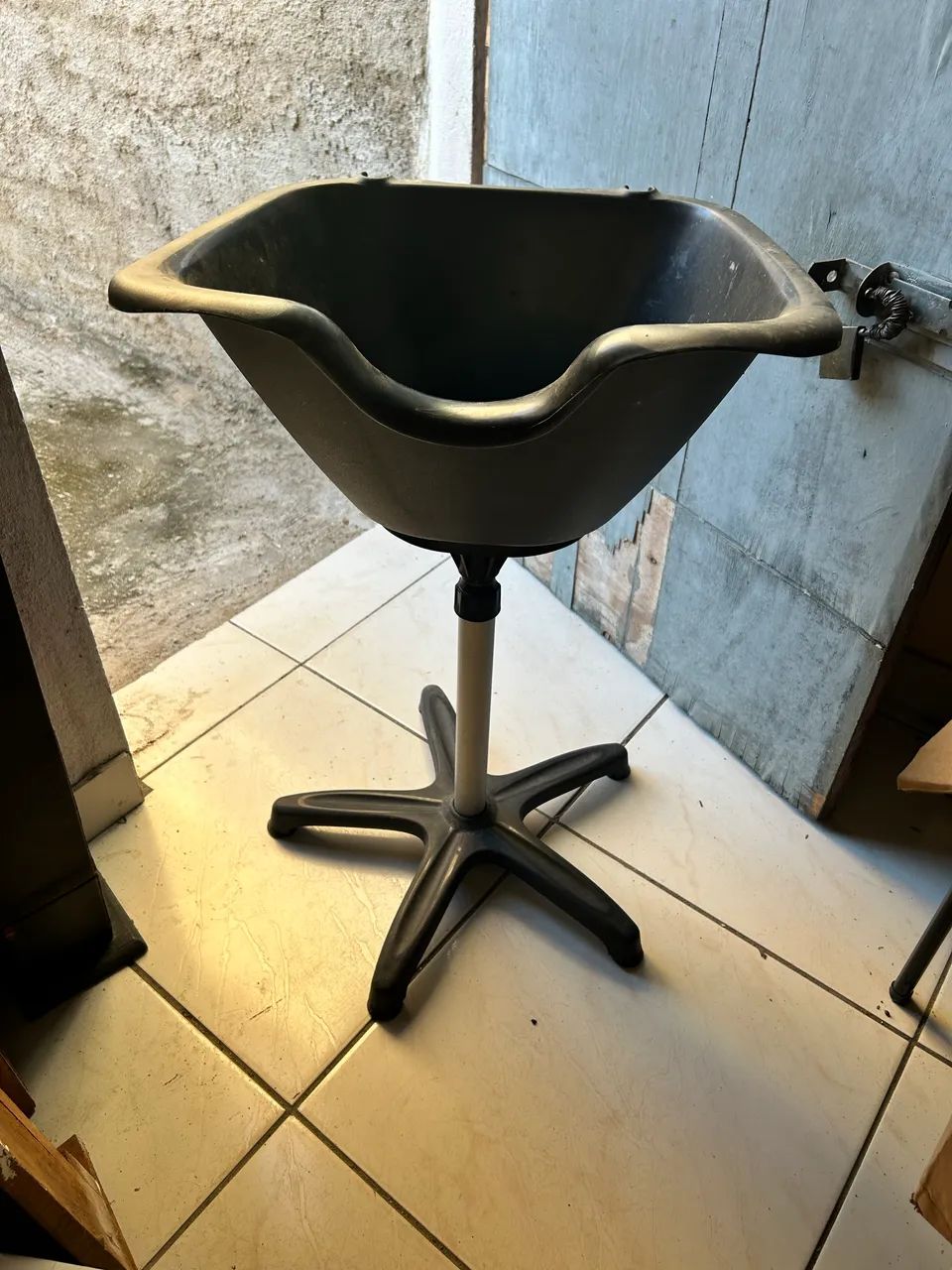 Vendo lavatório portátil para salão 