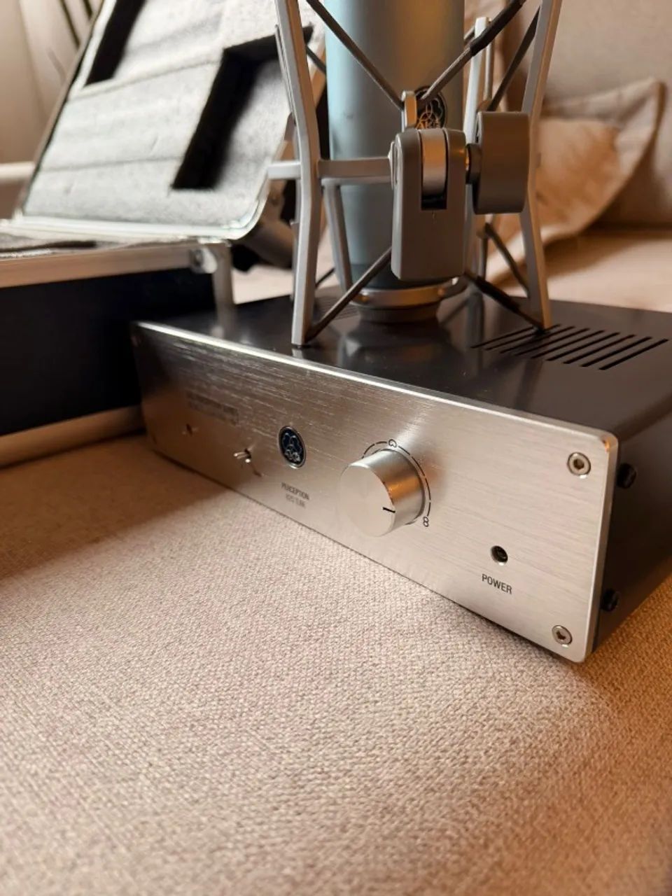 Microfone AKG 820 Tube - NOVO - Foto 4